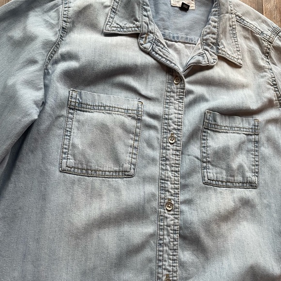 Button down top - Picture 2 of 5